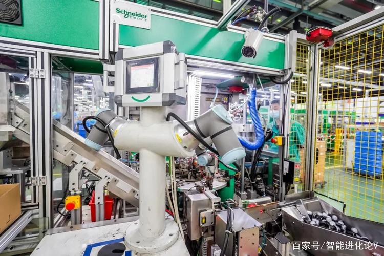 施耐德电气武汉工厂 自动化机器人应用